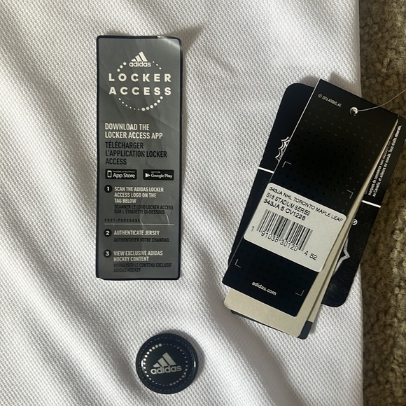 Toronto Maple Leafs Adidas Stadium Series Jersey - Picture 4 of 5